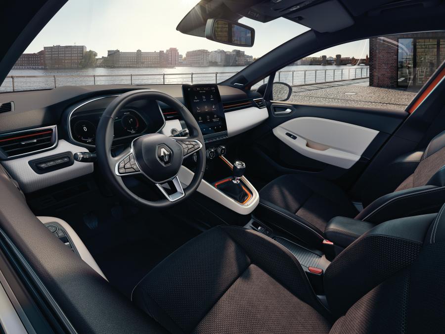 Интерьер Renault Clio 2019 года  (WW) (фото 15 из 48)
